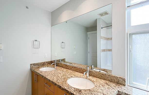 7425 Columbia Street South Cambie