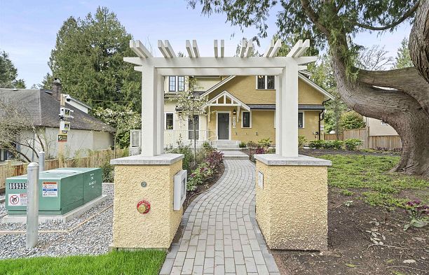 2 5819 Highbury Street Southlands