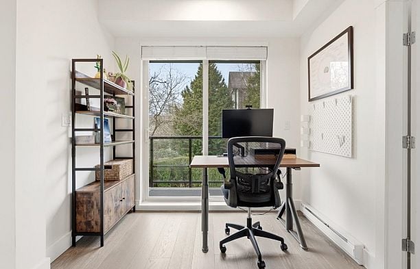 210 6268 Eagles Drive University VW