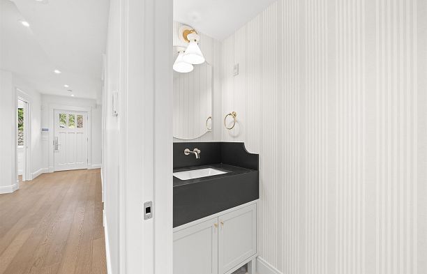 5815 Highbury Street Southlands