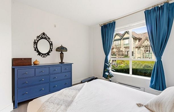 210 6268 Eagles Drive University VW