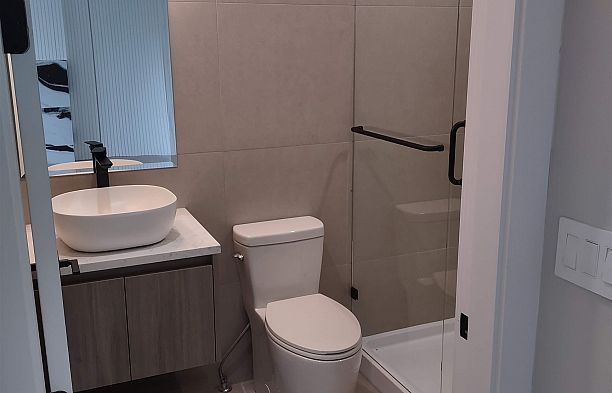 2 1706 W 68 Avenue S.W. Marine