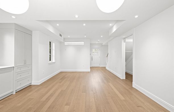 5815 Highbury Street Southlands