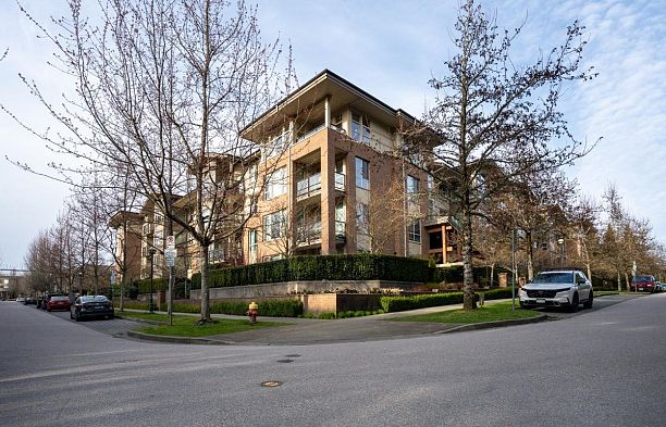 210 6268 Eagles Drive University VW