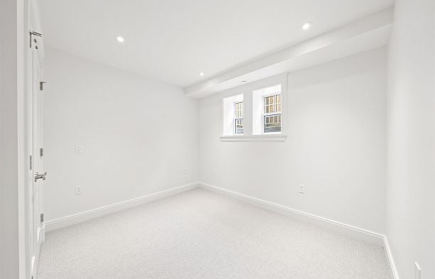 2 5819 Highbury Street Southlands