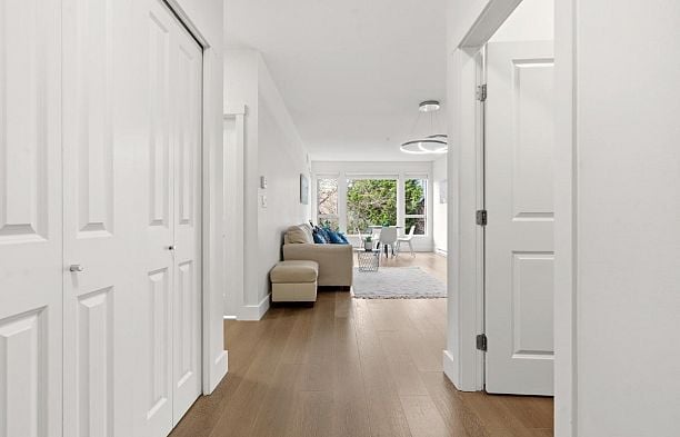 210 6268 Eagles Drive University VW