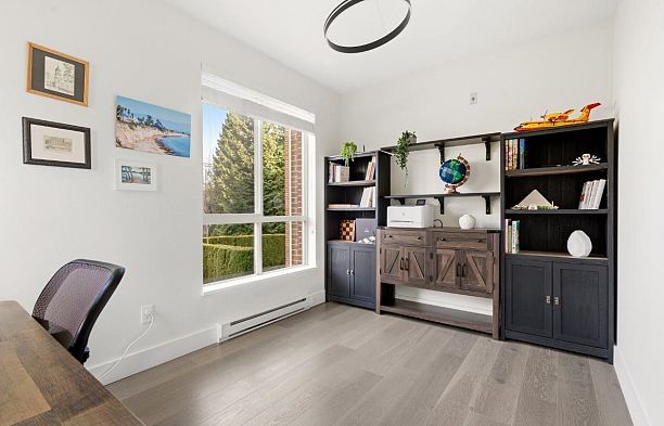 210 6268 Eagles Drive University VW