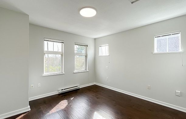 7425 Columbia Street South Cambie