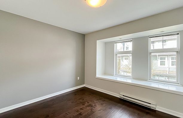 7425 Columbia Street South Cambie