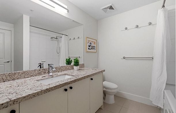 210 6268 Eagles Drive University VW