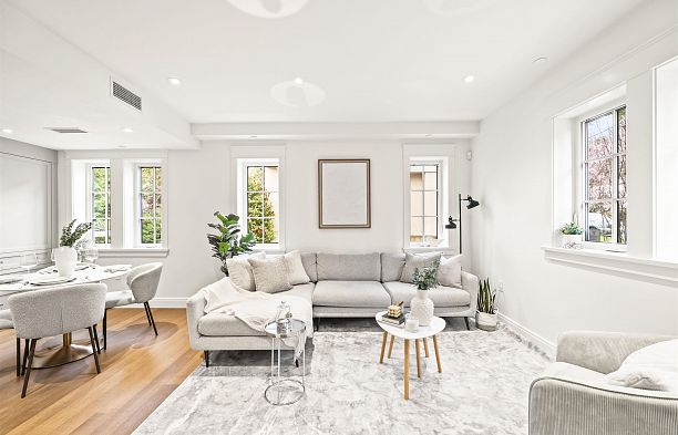 2 5819 Highbury Street Southlands