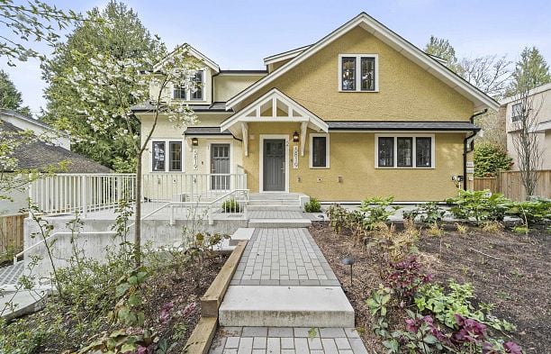 2 5819 Highbury Street Southlands