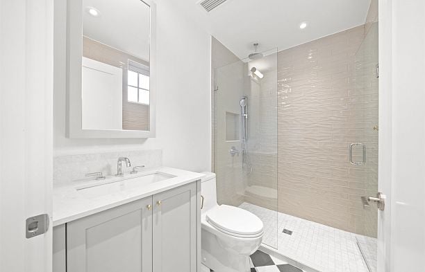 5815 Highbury Street Southlands