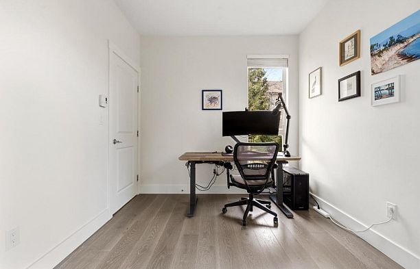 210 6268 Eagles Drive University VW