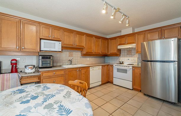 707 5639 Hampton Place University VW