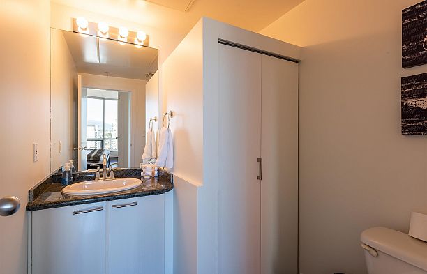 2902 1166 Melville Street Coal Harbour