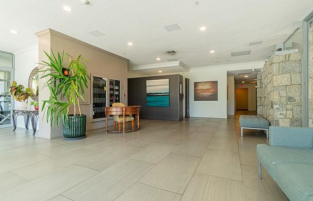 707 5639 Hampton Place University VW