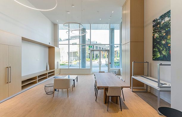 1604 5629 Birney Avenue University VW