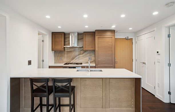 1604 5629 Birney Avenue University VW