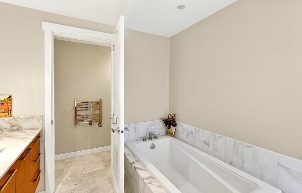 1502 5868 Agronomy Road University VW