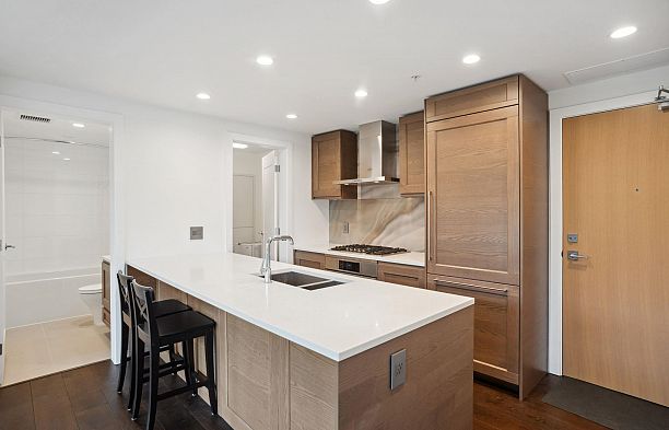 1604 5629 Birney Avenue University VW