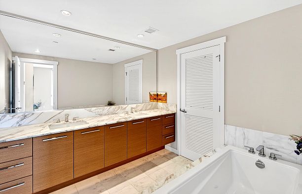 1502 5868 Agronomy Road University VW