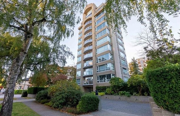 10 2575 Tolmie Street Point Grey