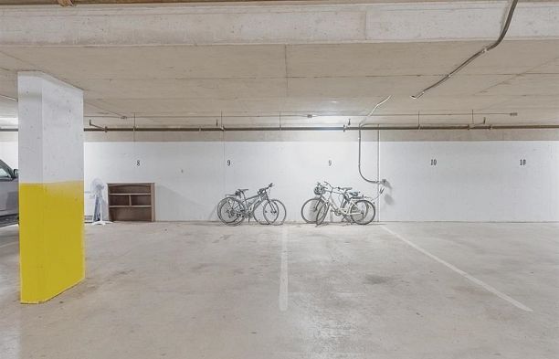 10 2575 Tolmie Street Point Grey