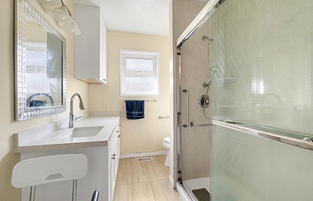 6872 Heather Street South Cambie