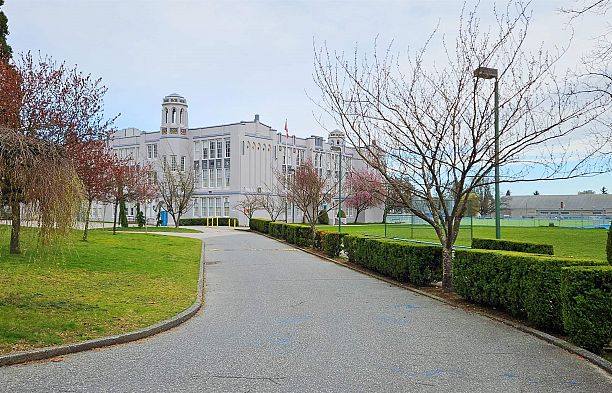 5284 East Boulevard Quilchena