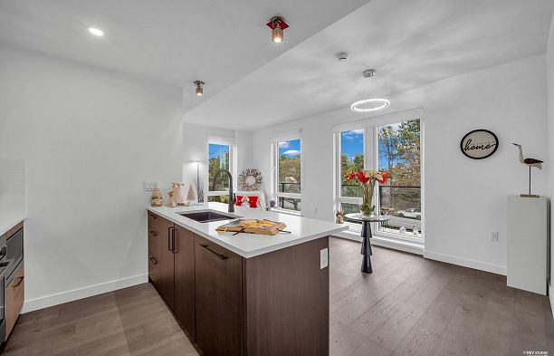 305 6859 Cambie Street South Cambie