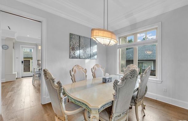 7458 Maple Street S.W. Marine