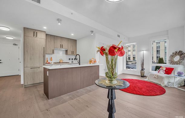 305 6859 Cambie Street South Cambie