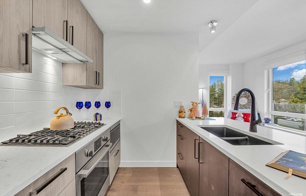 305 6859 Cambie Street South Cambie