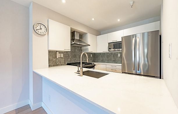 310 5723 Collingwood Street Southlands