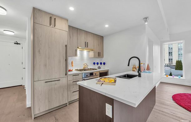 305 6859 Cambie Street South Cambie