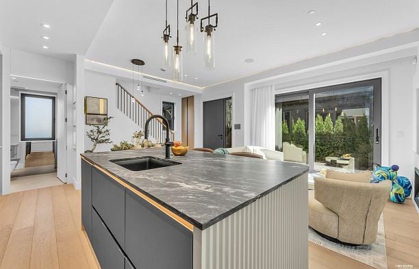 1181 W 33rd Avenue Shaughnessy