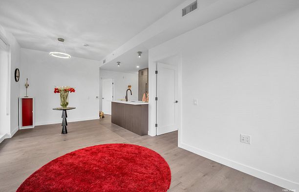 305 6859 Cambie Street South Cambie