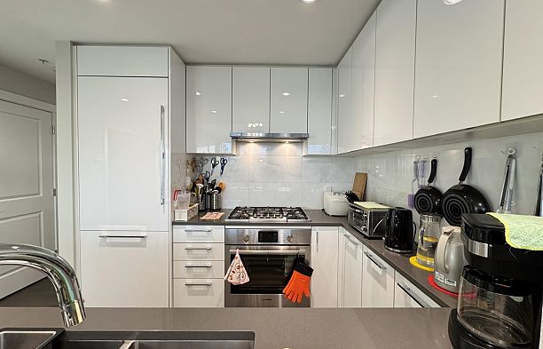 501 3487 Binning Road University VW