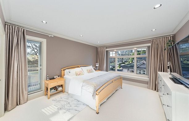 6981 Laurel Street South Cambie