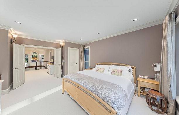 6981 Laurel Street South Cambie