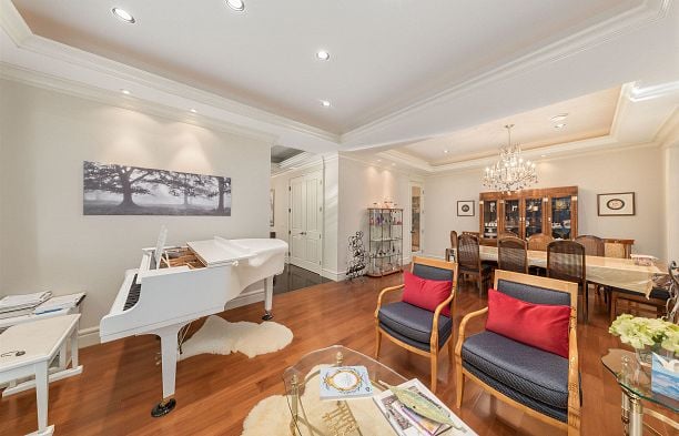 6981 Laurel Street South Cambie