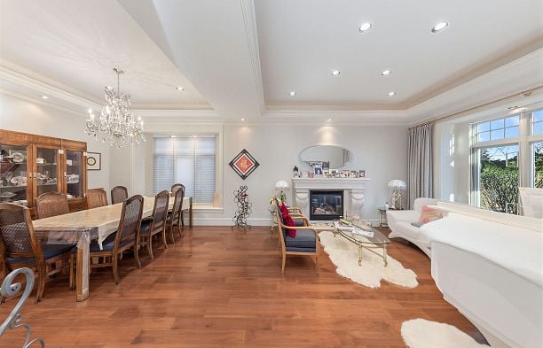 6981 Laurel Street South Cambie