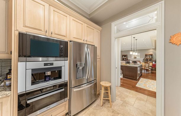 6981 Laurel Street South Cambie