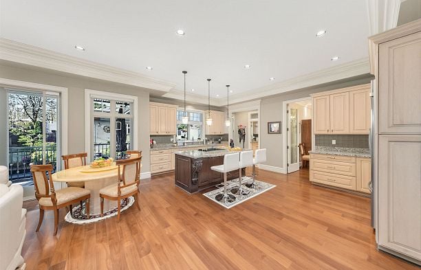 6981 Laurel Street South Cambie