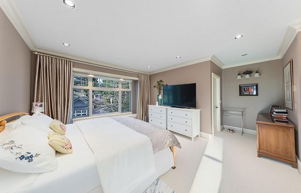 6981 Laurel Street South Cambie