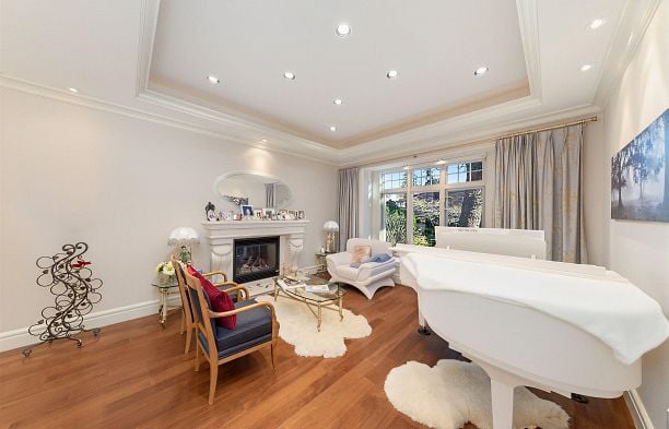 6981 Laurel Street South Cambie