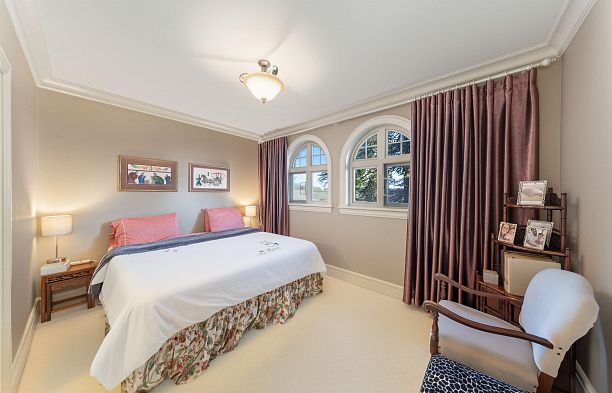 6981 Laurel Street South Cambie