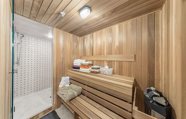 6981 Laurel Street South Cambie