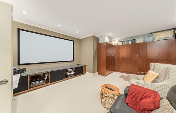 6981 Laurel Street South Cambie